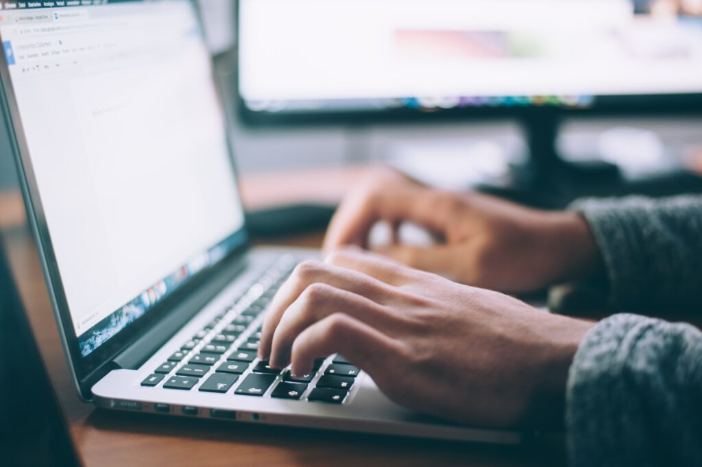 Illustration employé bureautique